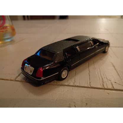 2012 Kinsmart 1:38 Black 1999 Lincoln Town Car Stretch Limousine