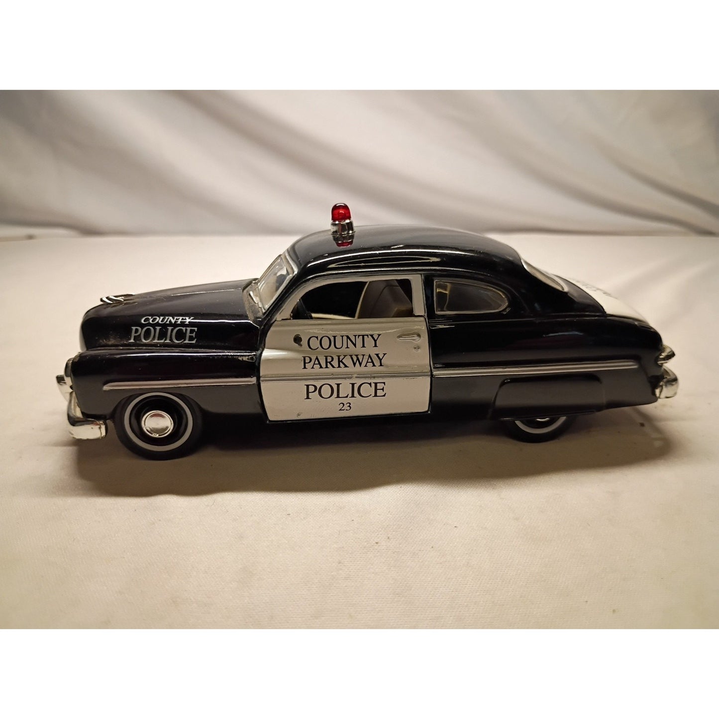 County Parkway Police Diecast