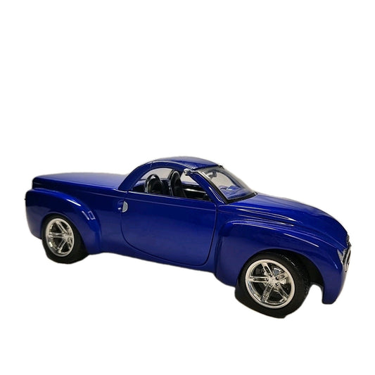 MAISTO - 2000 CHEVROLET SSR PICKUP TRUCK - 1/18 DIECAST