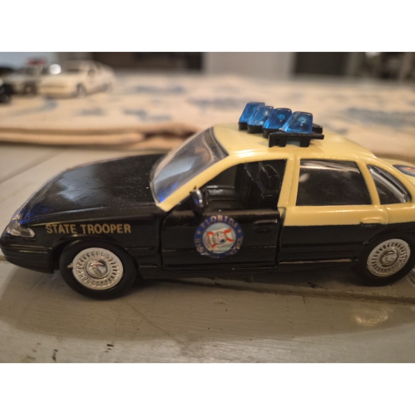 Road Champs Police Series Black/Tan Florida State Trooper 1:43 Loose With Dmg