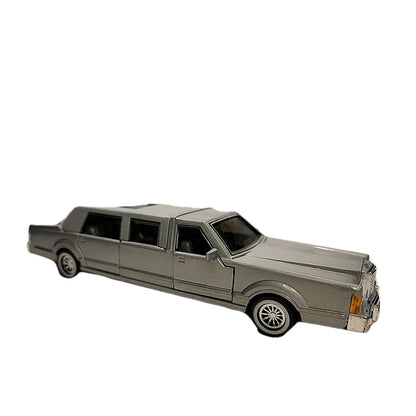 Vintage 1:32 Diecast Model Lincoln Limousine