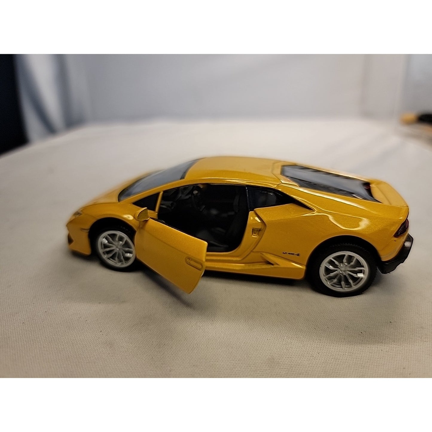 JFL Enterprises 5" Diecast Pull Back Lamborghini Huracan LP 610-4 Yellow