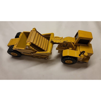 ERTL DIE CAST Caterpillar 613C Wheel Tractor Elevating Scraper