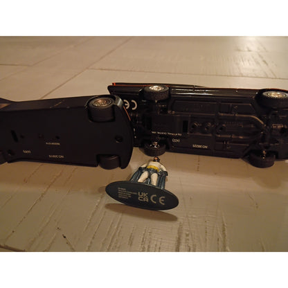 Jada Toys DC Comics 1:32 Batmobile 1989 & 66 Diecast And Metal Figurine