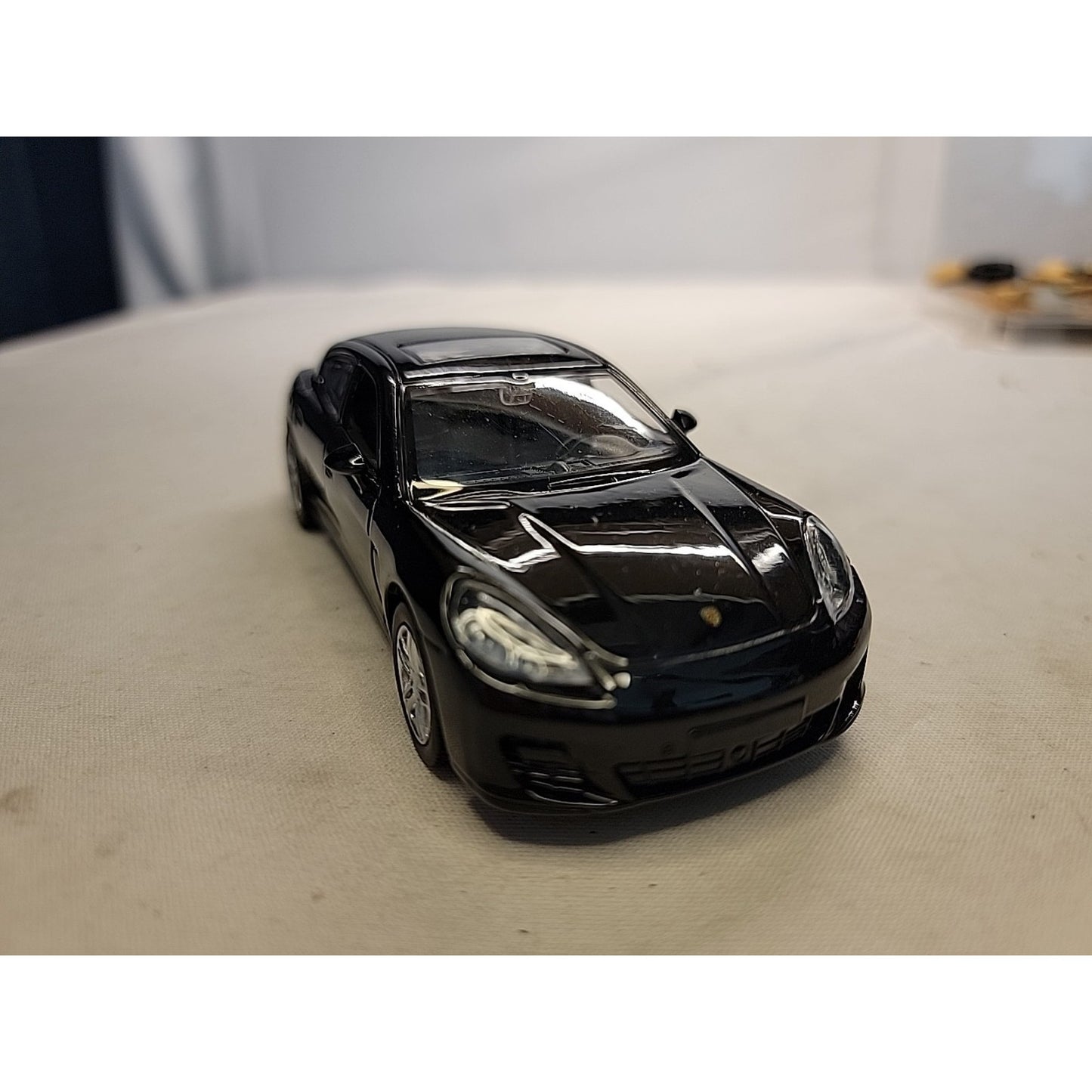 1/36 Porsche Panamera Alloy Diecast Car Model Toy 2 Doors Open Pull Back Car