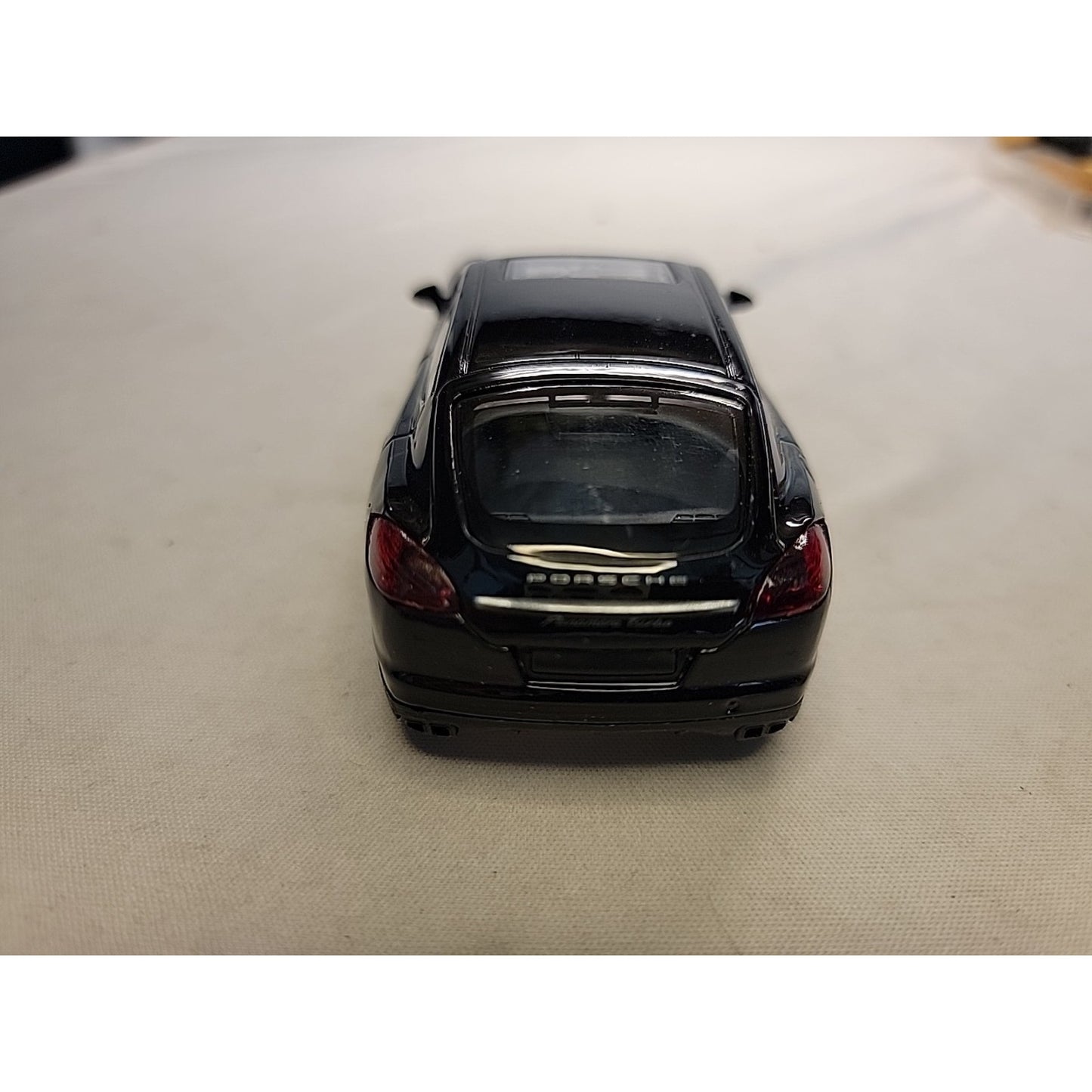 1/36 Porsche Panamera Alloy Diecast Car Model Toy 2 Doors Open Pull Back Car
