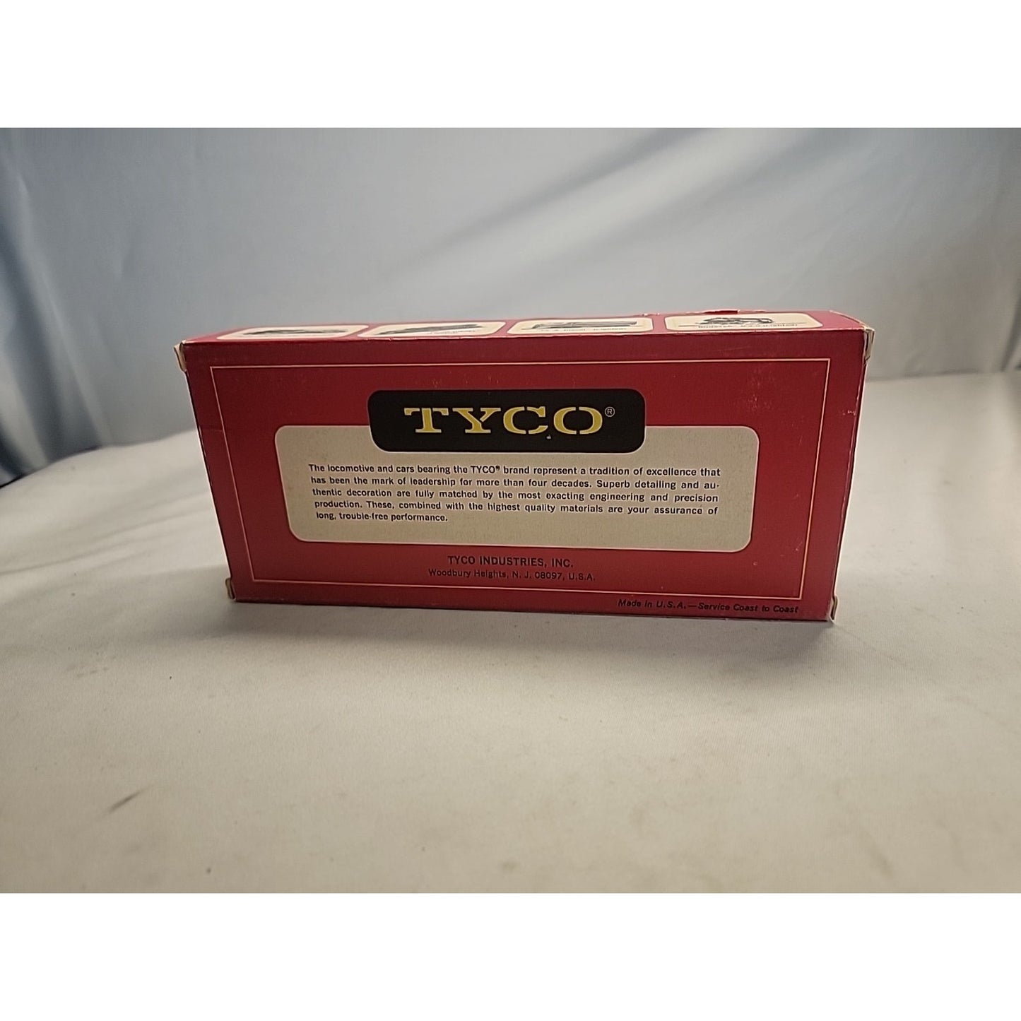 HO Scale Tyco CB&Q Burlington Route Hopper with Original Box - 300747 -