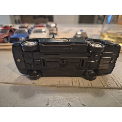 Road Champs 1:43 Scale Police Cars Ford Crown Victoria North Pole Police