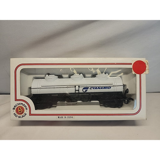 Bachmann HO Scale 1:87 Gauge Cyanamid Triple 3-Dome Tank Car White in Box