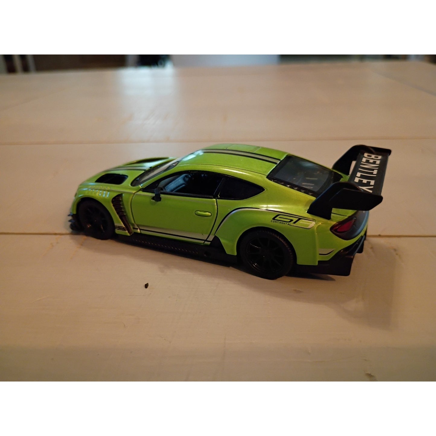 Bentley Continent GT3 Green Kinsmart 1/38 Diecast