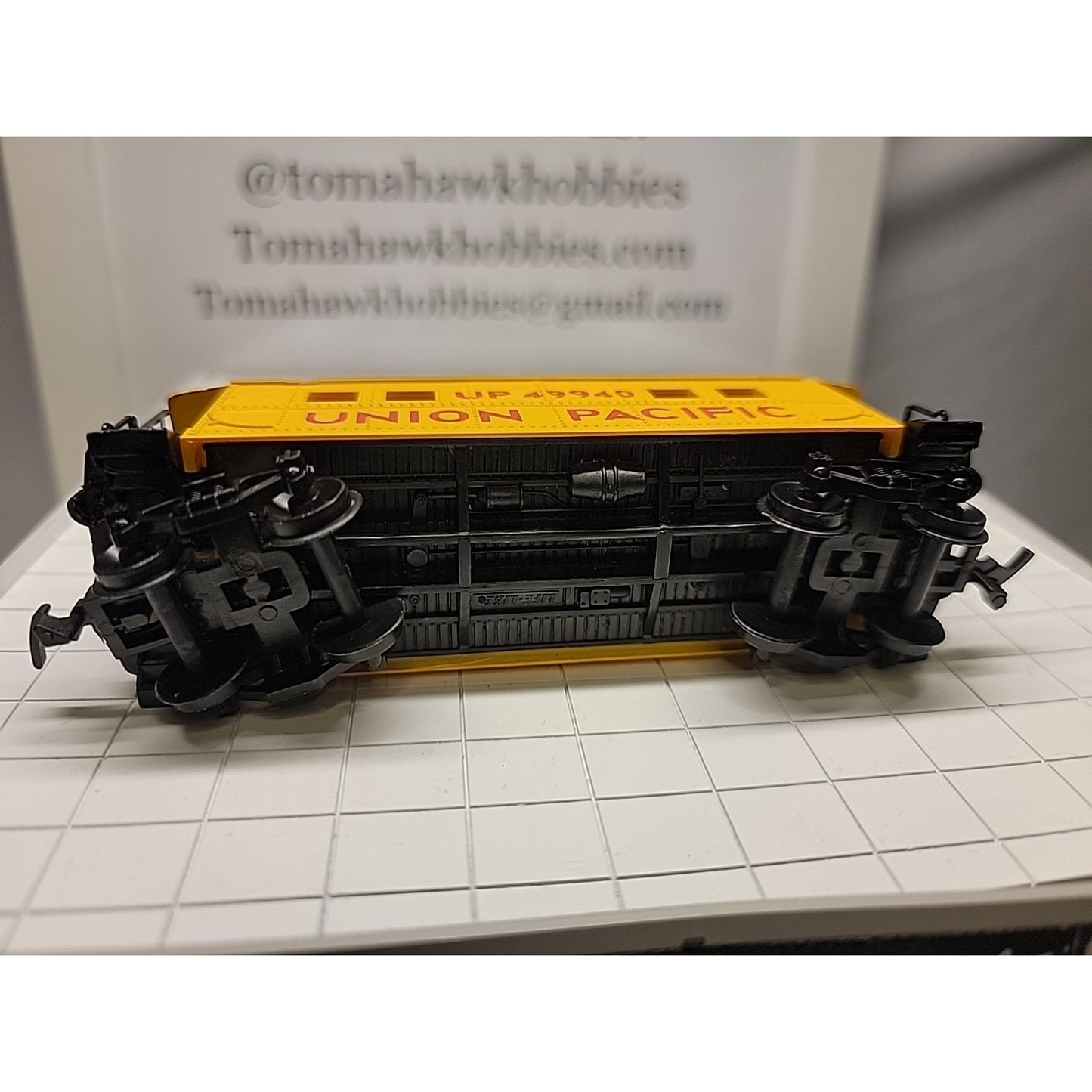 HO scale yellow Union Pacific #49940 Caboose