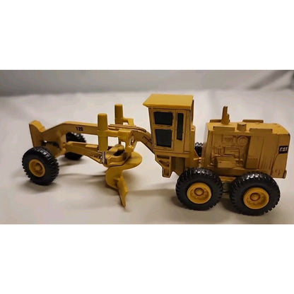 vintage ERTL Caterpillar Tractor motor road grader construction 1/64