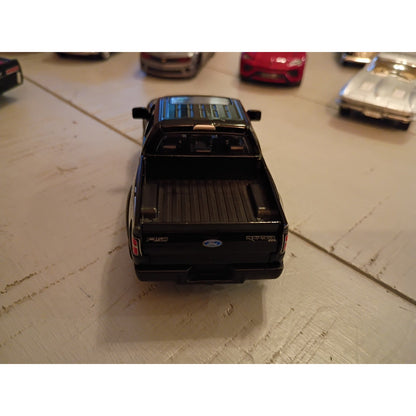Kinsmart 2013 Ford F-150 SVT Raptor Supercrew 1/46