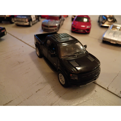 Kinsmart 2013 Ford F-150 SVT Raptor Supercrew 1/46