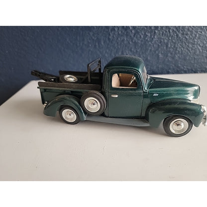 1940 Ford Pickup Truck 1/24 Scale Diecast Model Truck W Tow Equipment Used