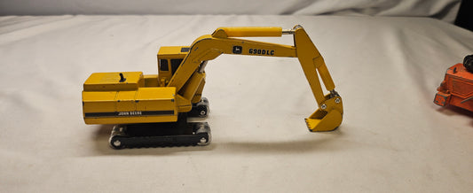 Ertl 690 DLC  john deere